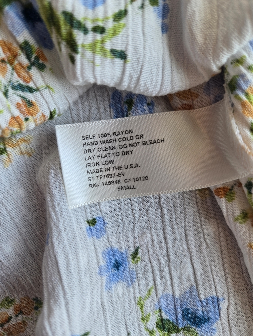 Everly Floral Swiss Dot Puff Sleeve Blouse in White/Blue – Size Small - Picture 7 of 7